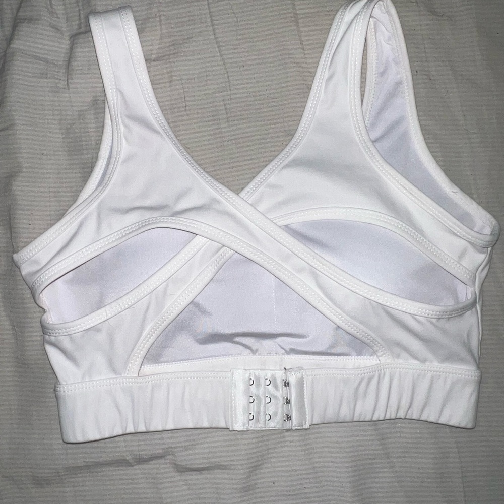 Nvgtn sports bra